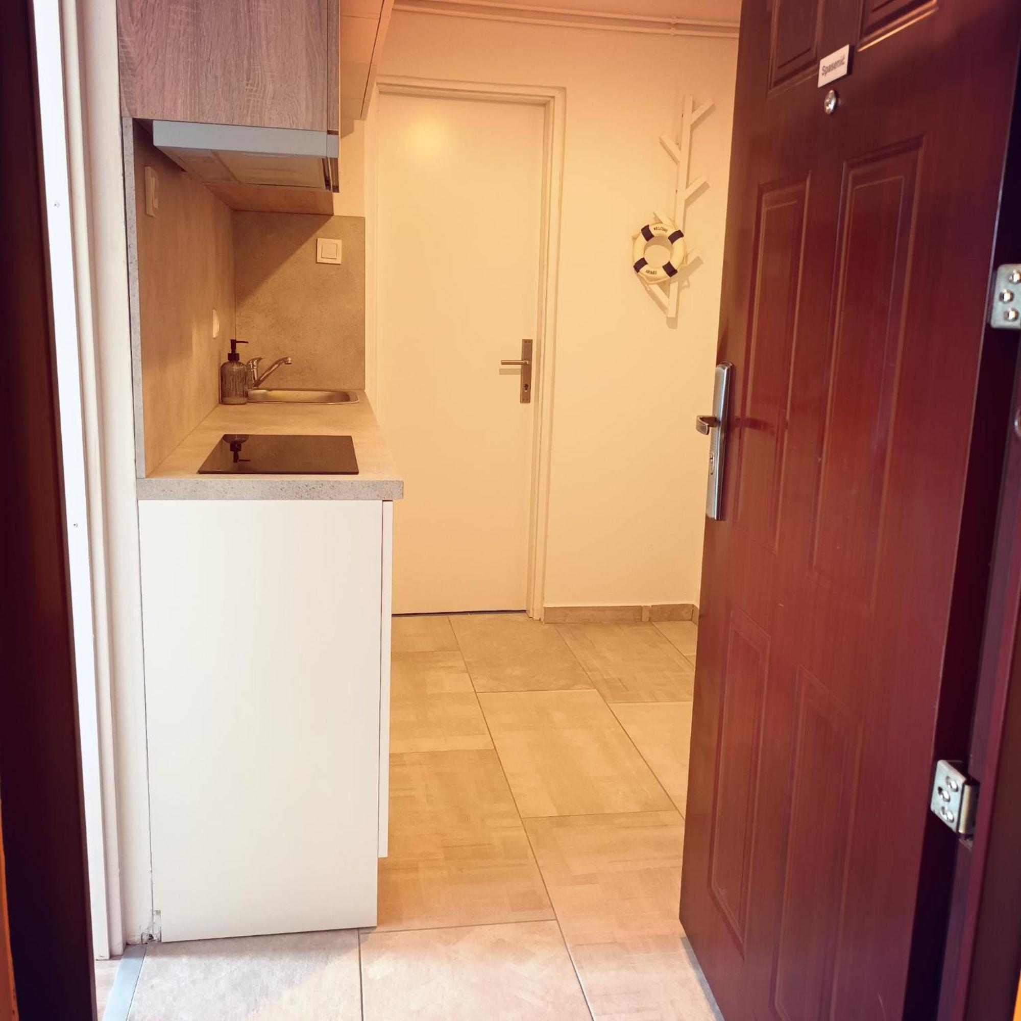 Modern Studio Near City Center ザグレブ エクステリア 写真